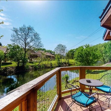 Skinny Dippin'-River Front- Free Tickets-Dog Friendly-Sleeps 6 Pigeon Forge Exterior foto