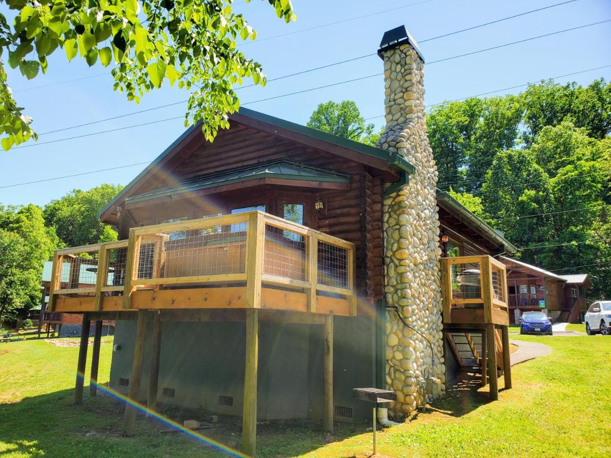 Skinny Dippin'-River Front- Free Tickets-Dog Friendly-Sleeps 6 Pigeon Forge Exterior foto